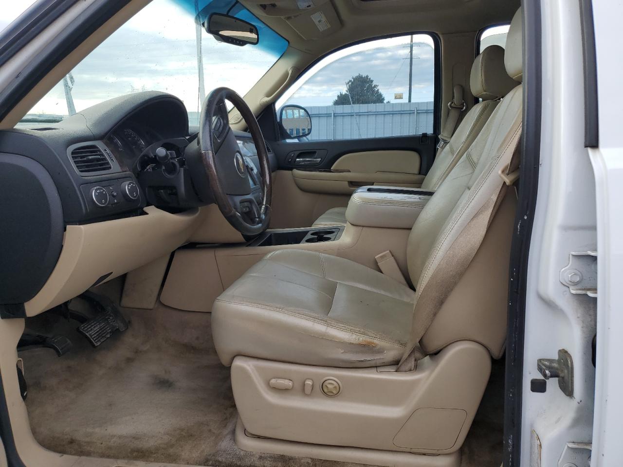 2008 Chevrolet Avalanche - Image 7