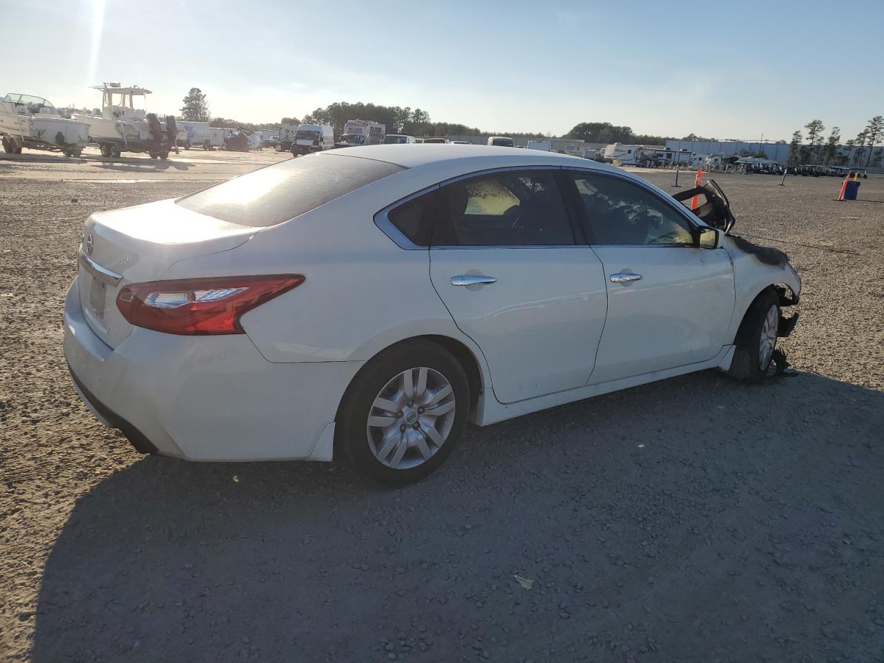 2016 Nissan Altima - Image 3