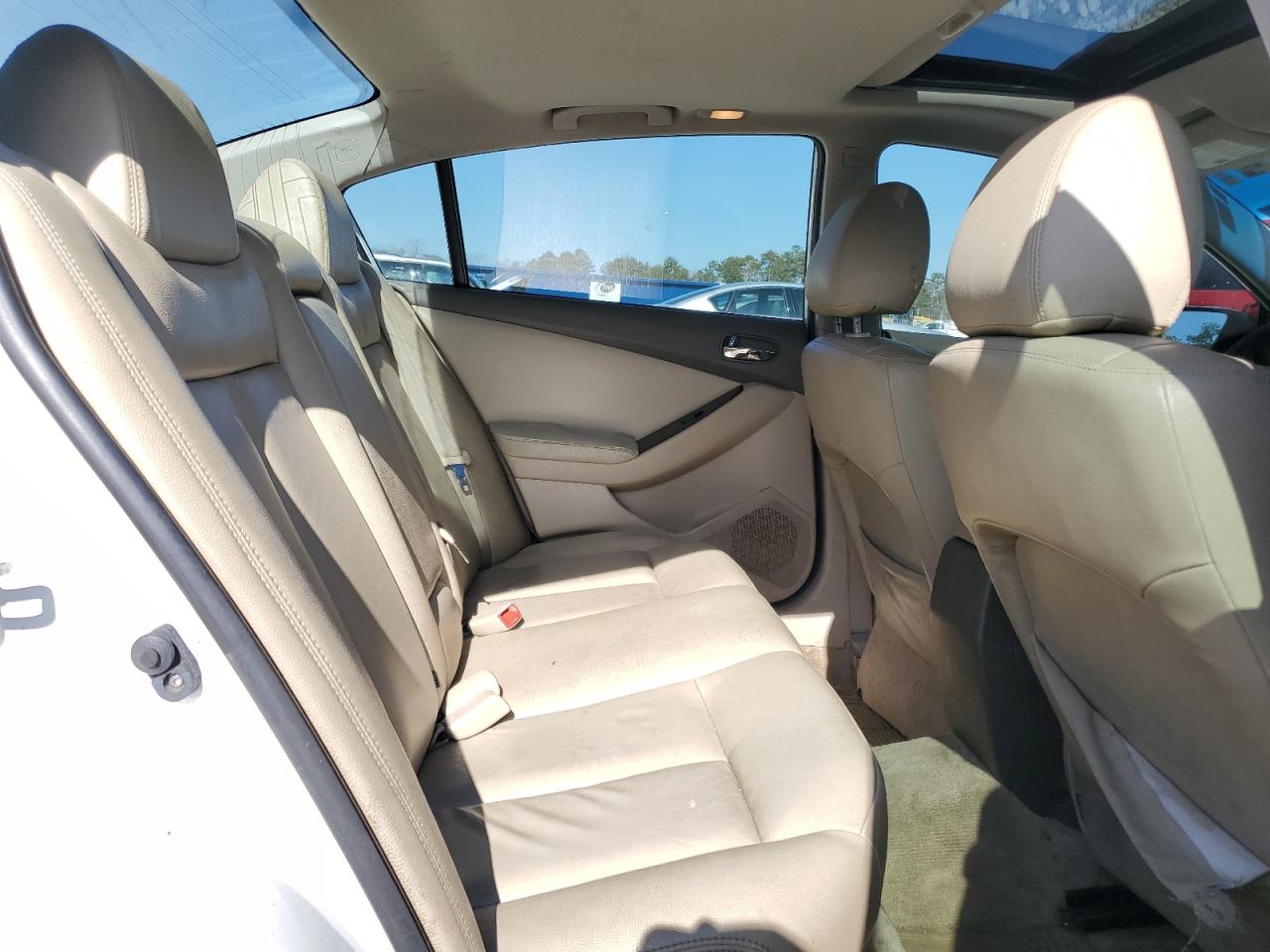 2012 Nissan Altima - Image 10