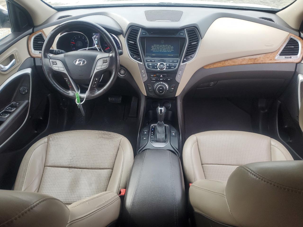 2014 Hyundai Santa Fe - Image 8