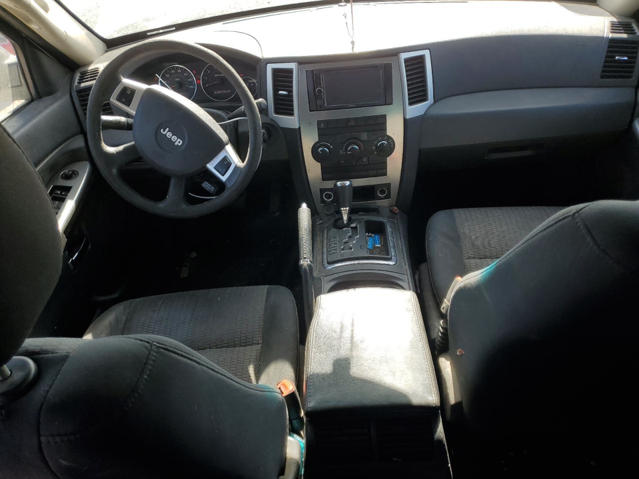 2010 Jeep Grand Cherokee - Image 8