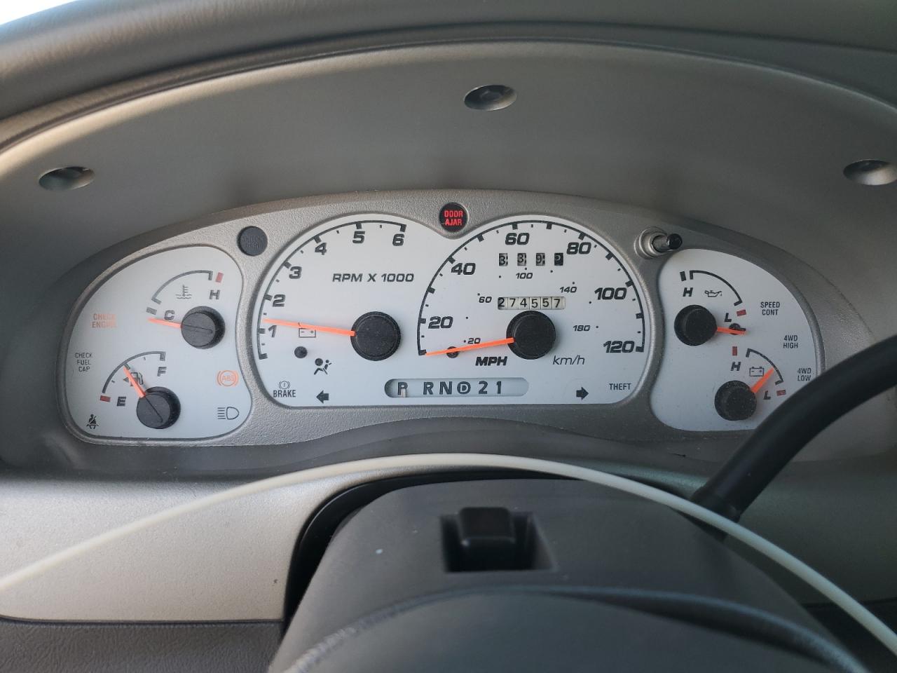 2001 Ford Explorer - Image 9