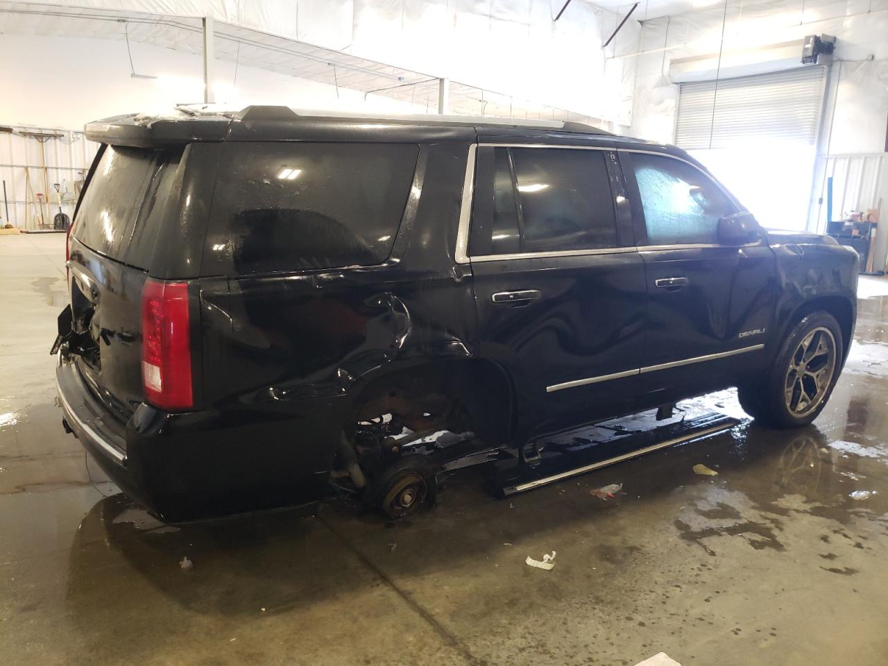 2015 GMC Yukon - Image 3