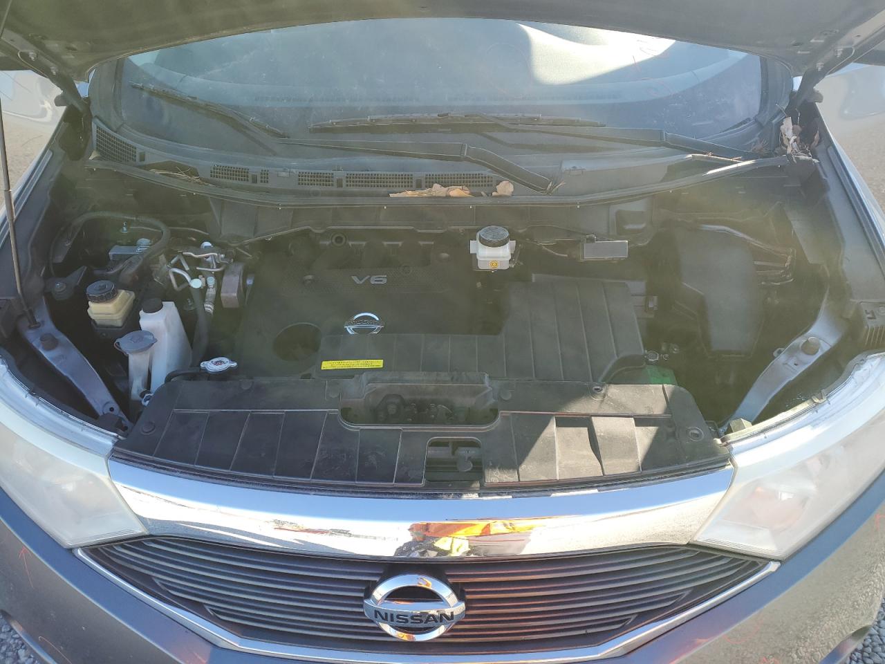 2015 Nissan Quest - Image 13