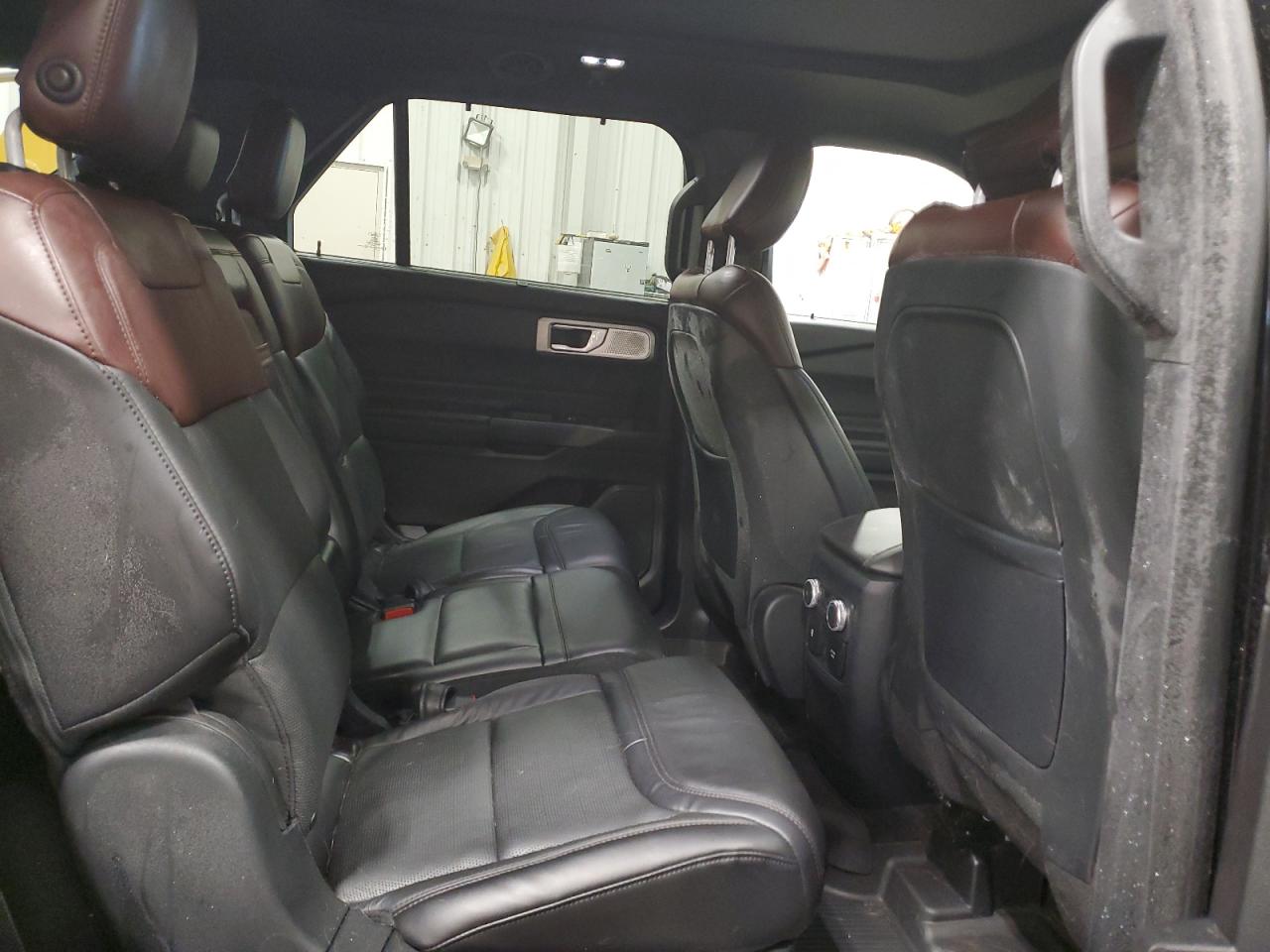 2020 Ford Explorer - Image 11