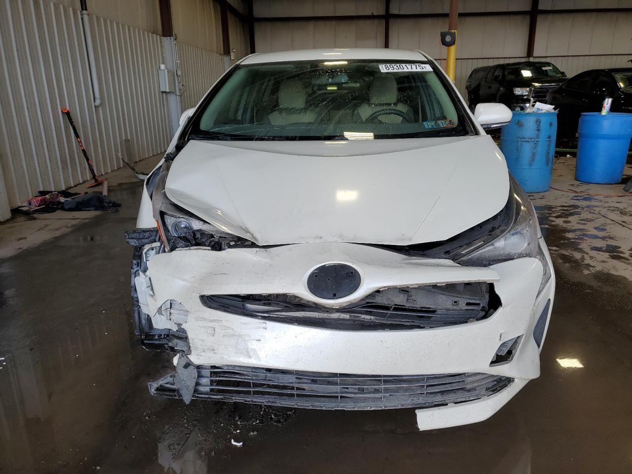 2016 Toyota Prius - Image 5