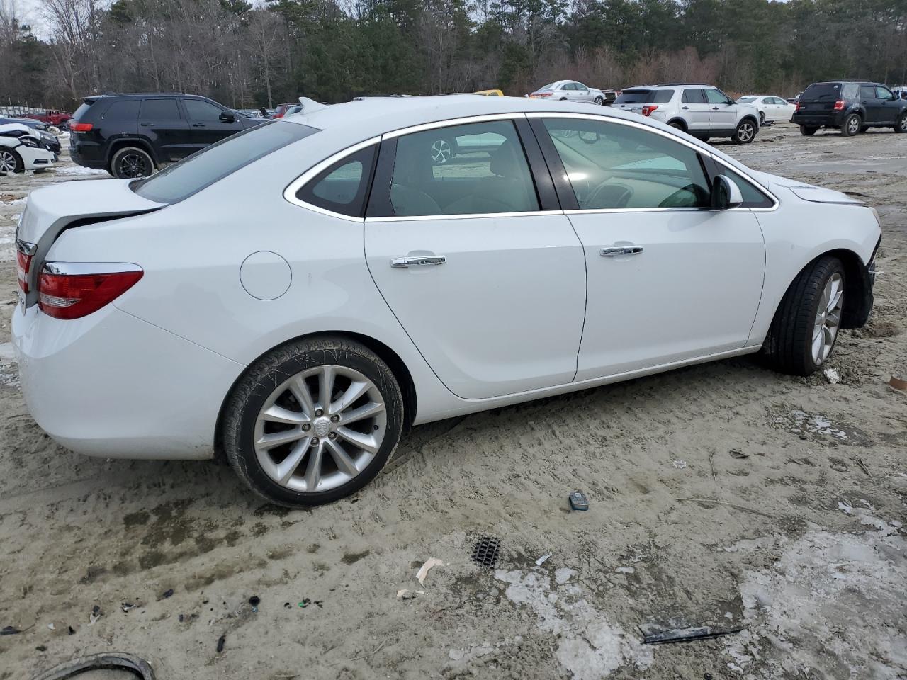 2014 Buick Verano - Image 3