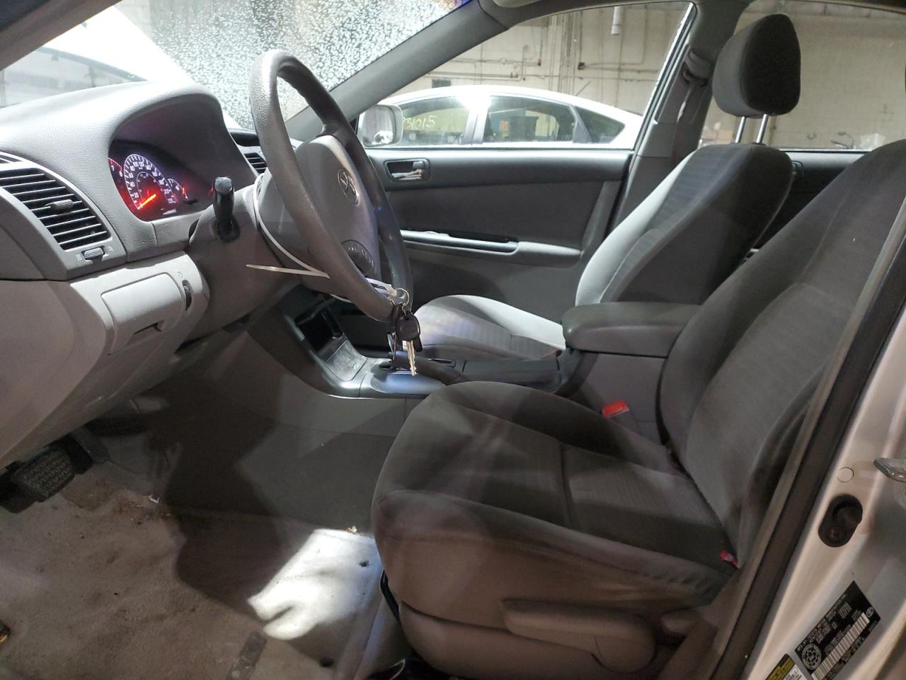 2005 Toyota Camry Le VIN: 4T1BE32K25U974228 Lot: 89055885