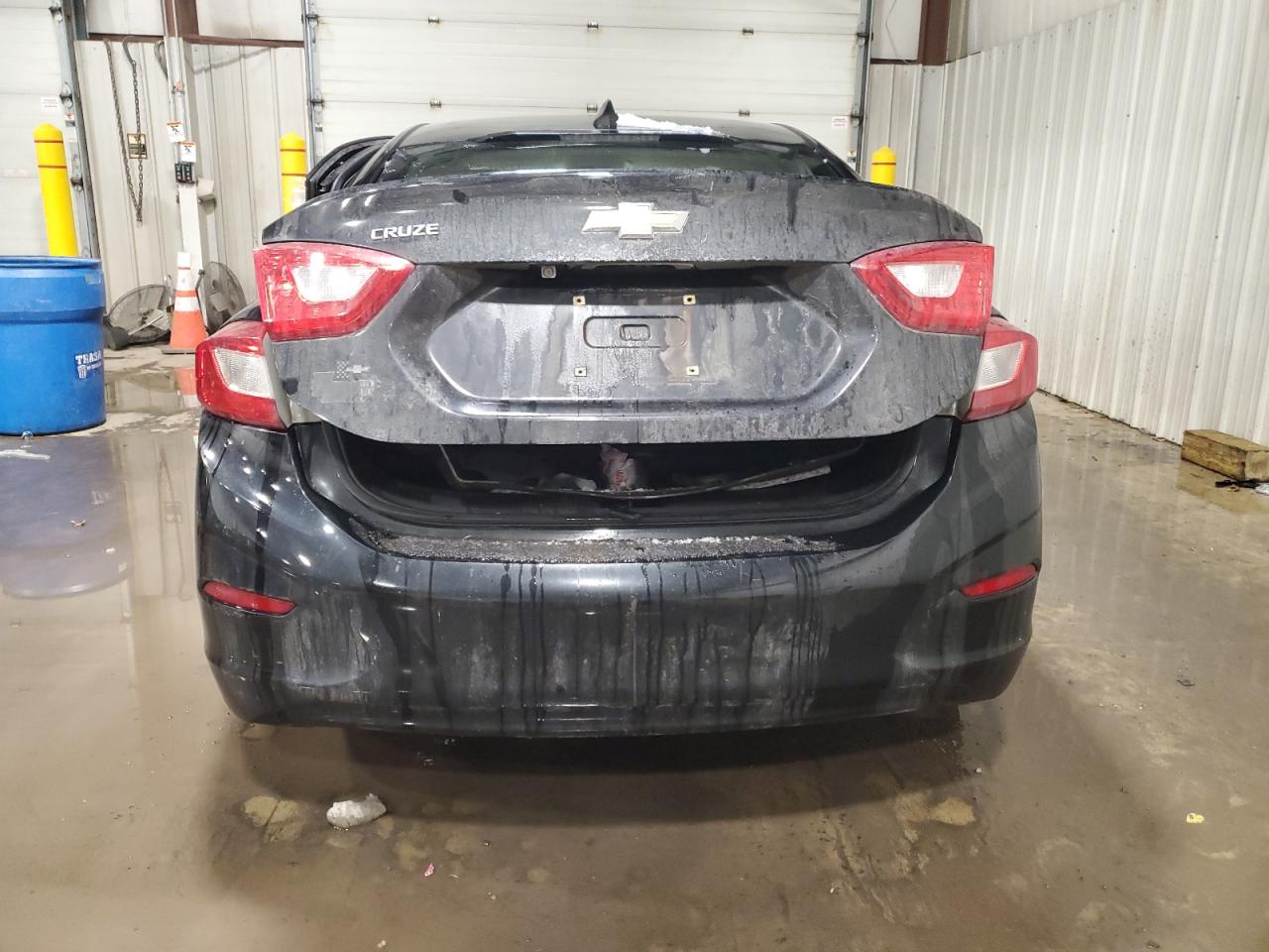 2017 Chevrolet Cruze - Image 6