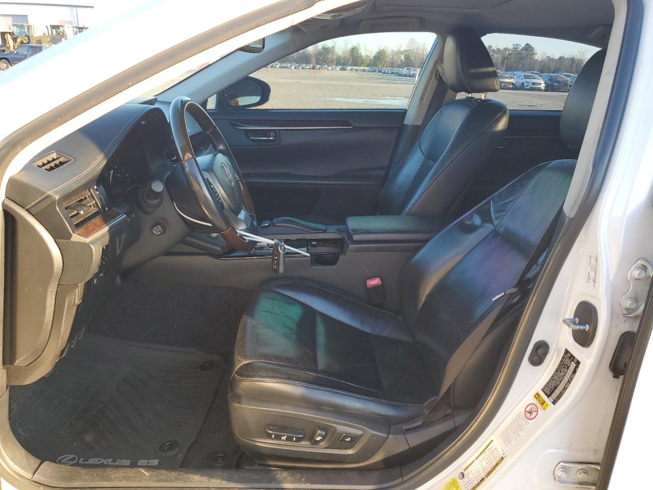 2014 Lexus ES - Image 7