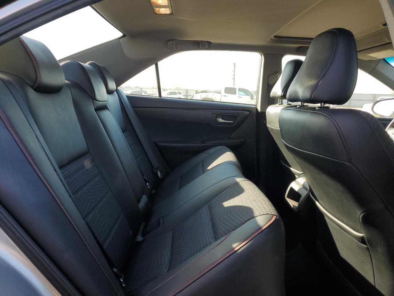 2015 Toyota Camry - Image 10