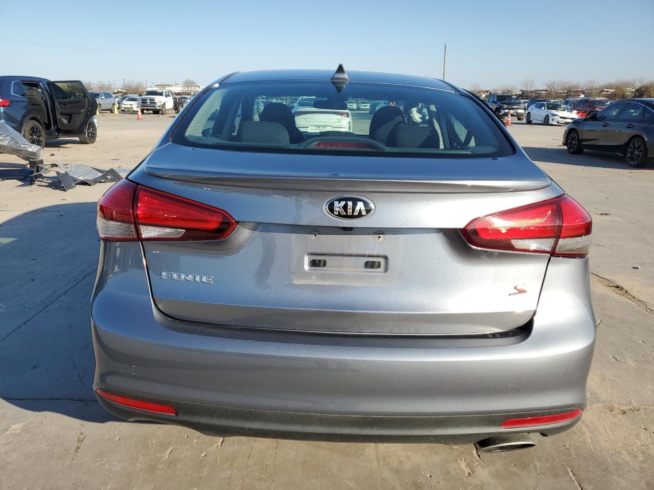 2017 Kia Forte - Image 6