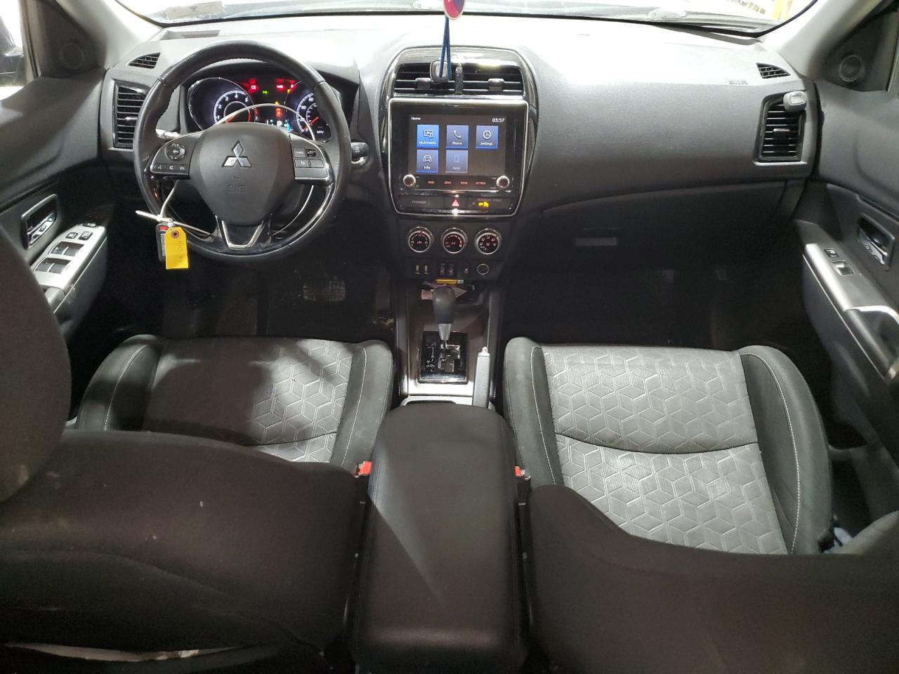 2021 Mitsubishi Outlander - Image 8