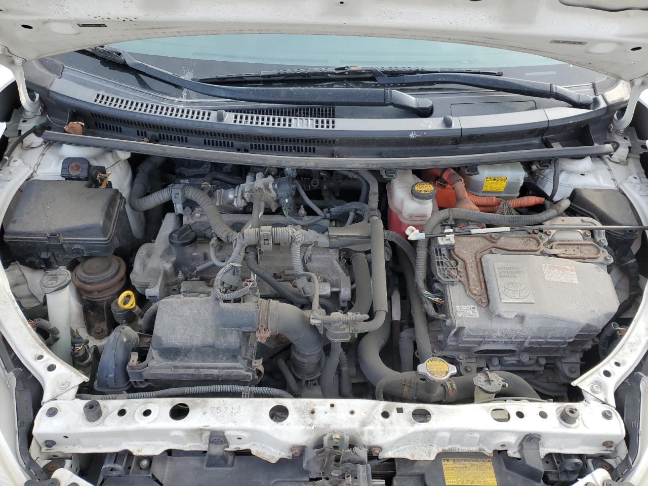 2013 Toyota Prius - Image 11
