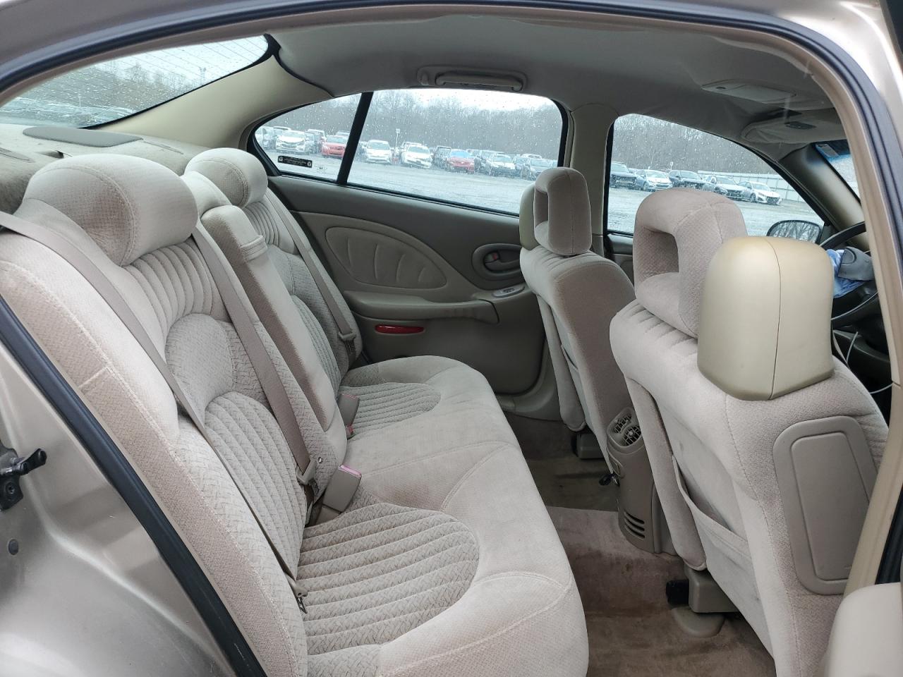 2002 Pontiac Bonneville - Image 10