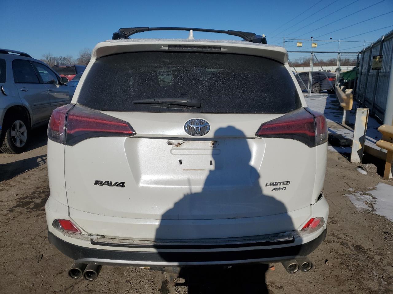 2017 Toyota RAV 4 - Image 6