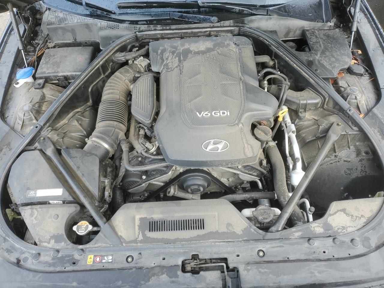 2015 Hyundai Genesis - Image 11