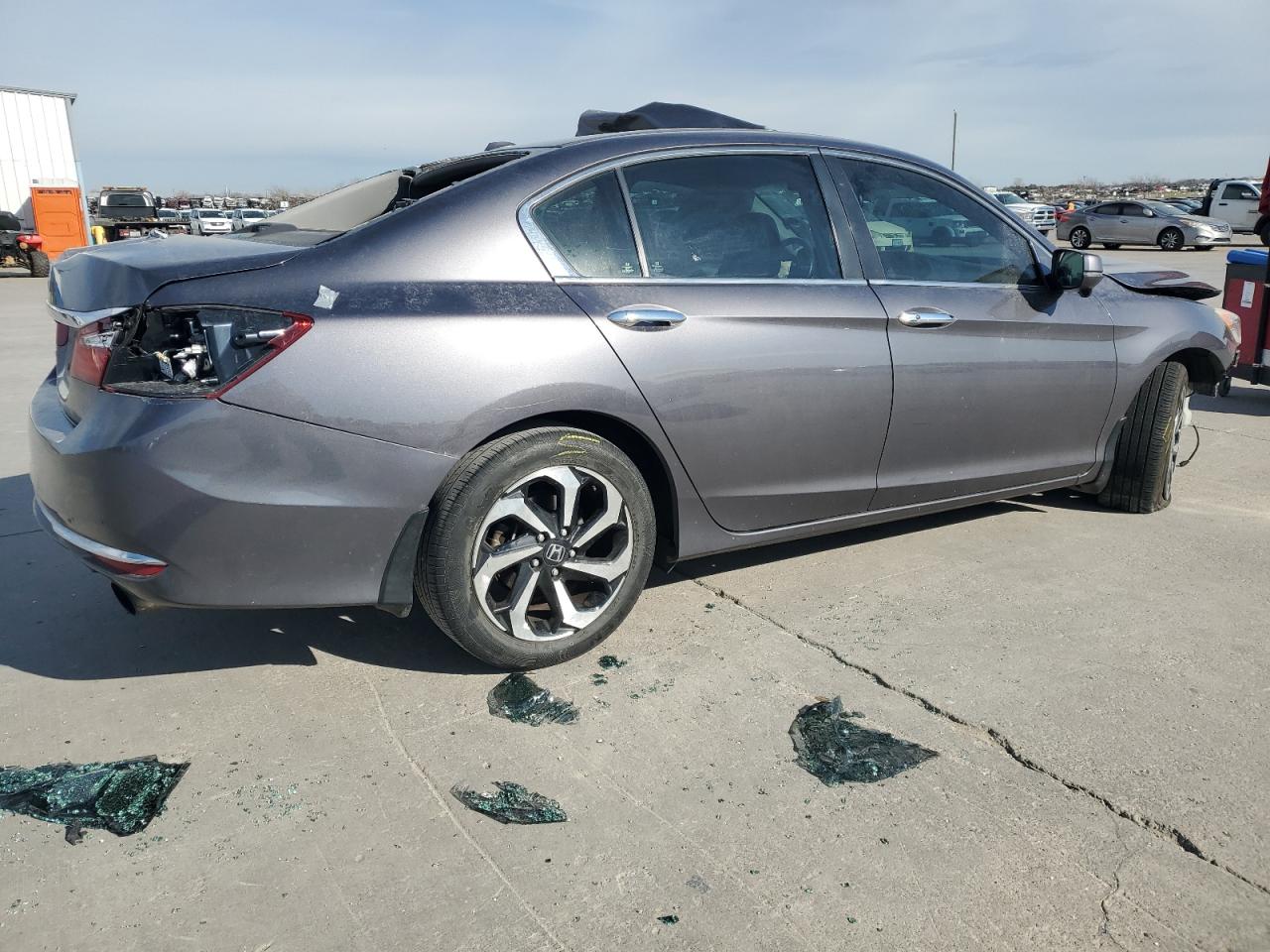 VIN 1HGCR2F86HA028257 2017 HONDA ACCORD no.3