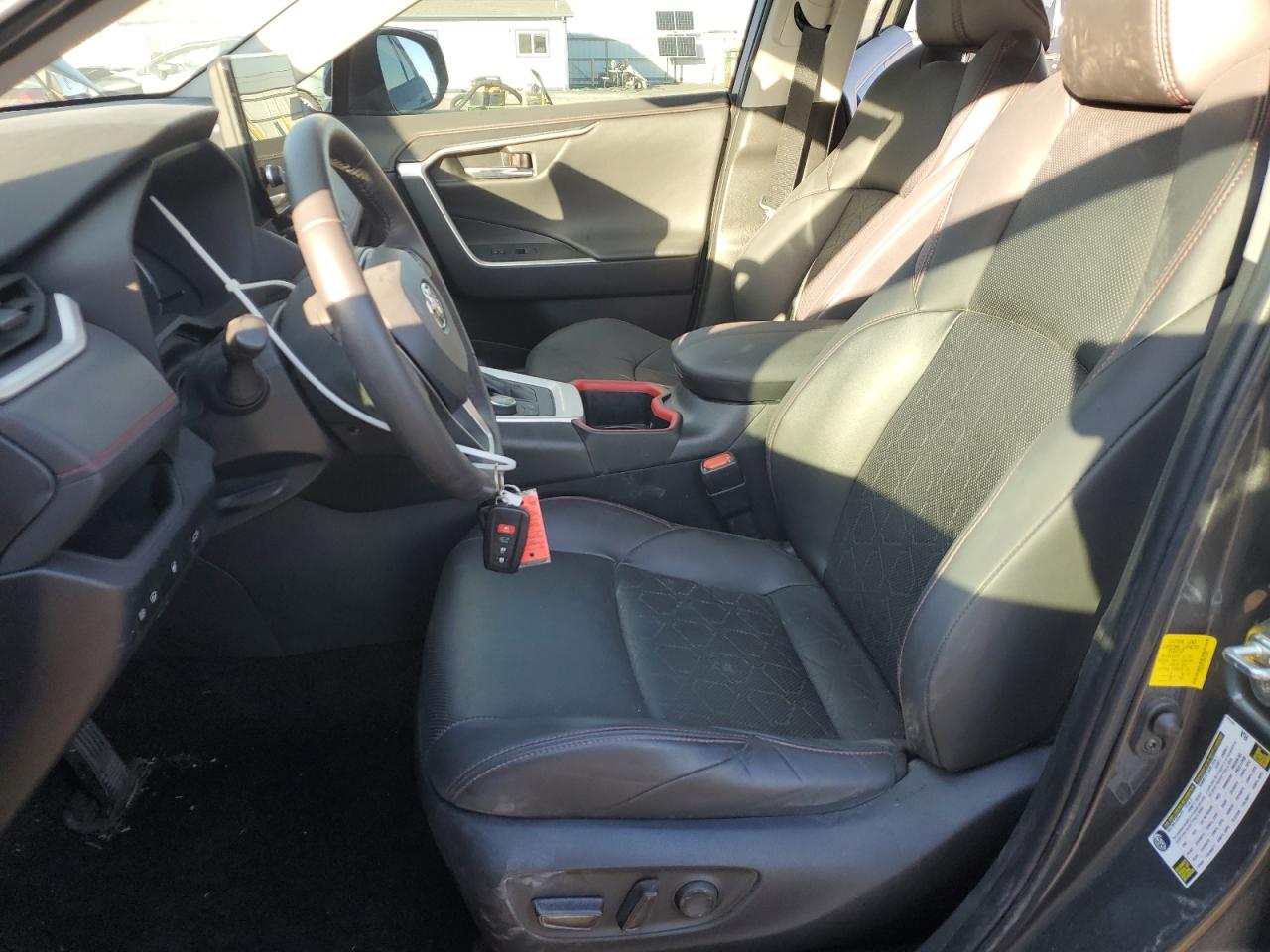 2023 Toyota RAV 4 - Image 7