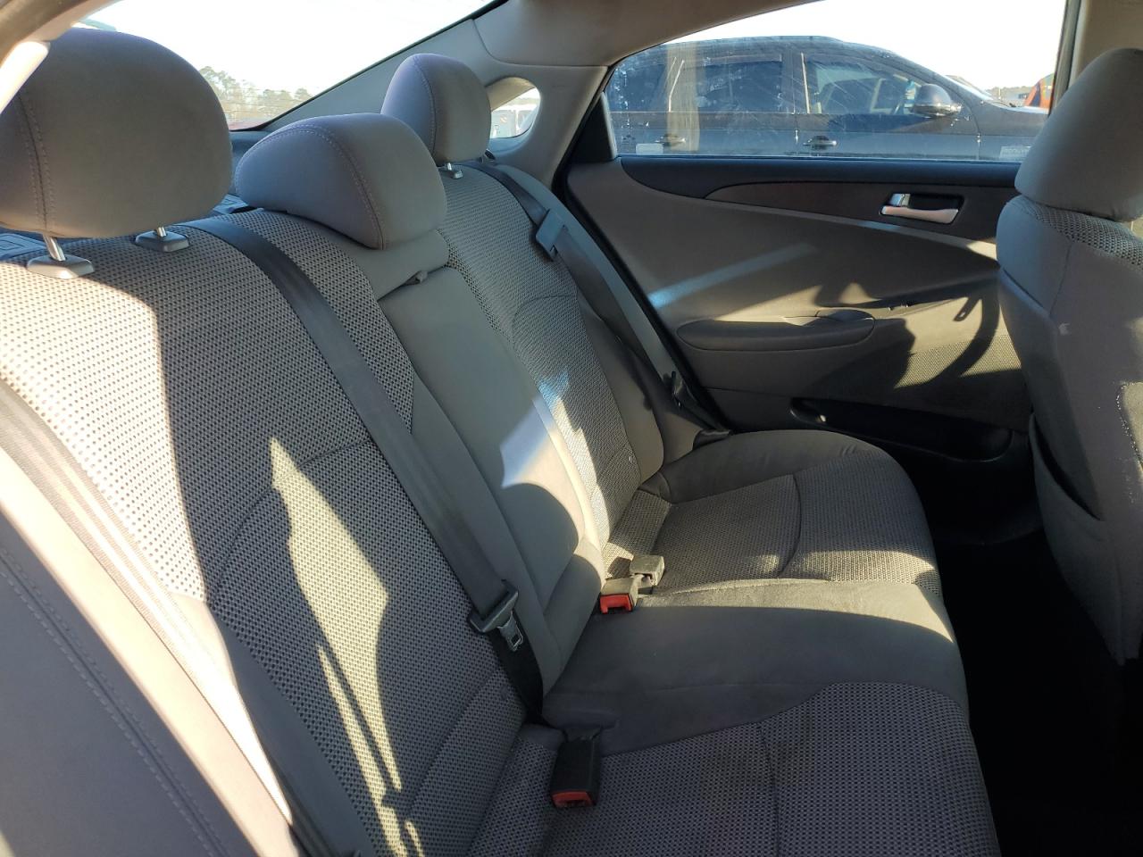 2012 Hyundai Sonata - Image 10