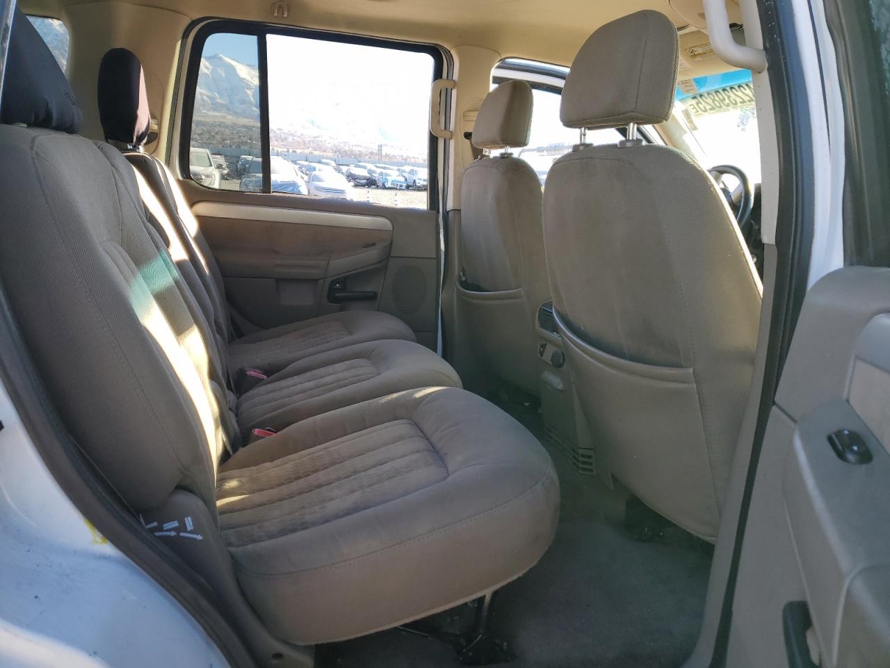 2002 Mercury Mountaineer - Image 10