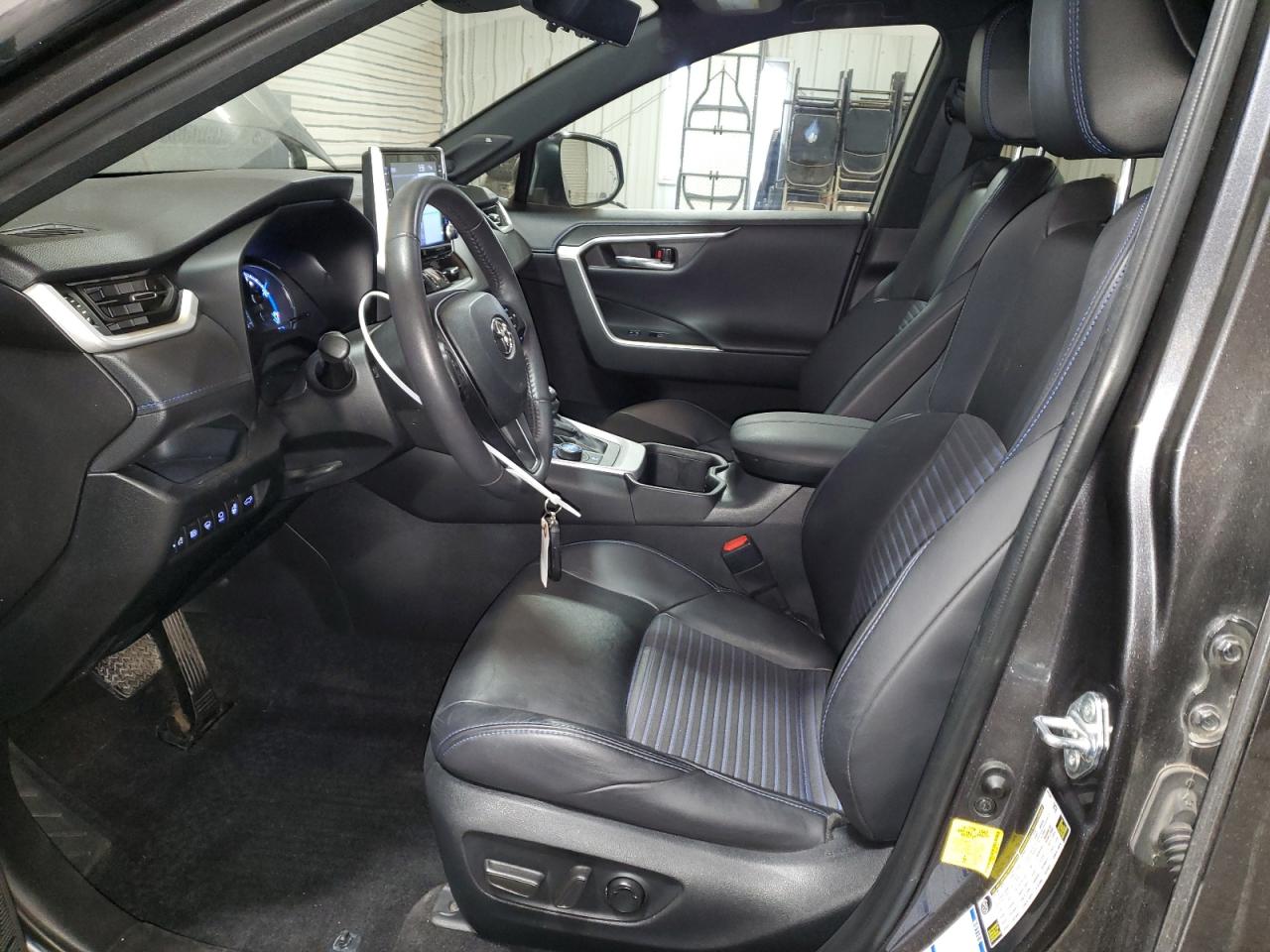 2022 Toyota RAV 4 - Image 7