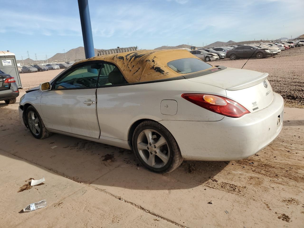 2005 Toyota Camry Solara - Image 2