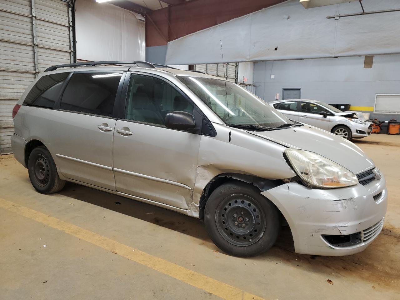 2005 Toyota Sienna - Image 4