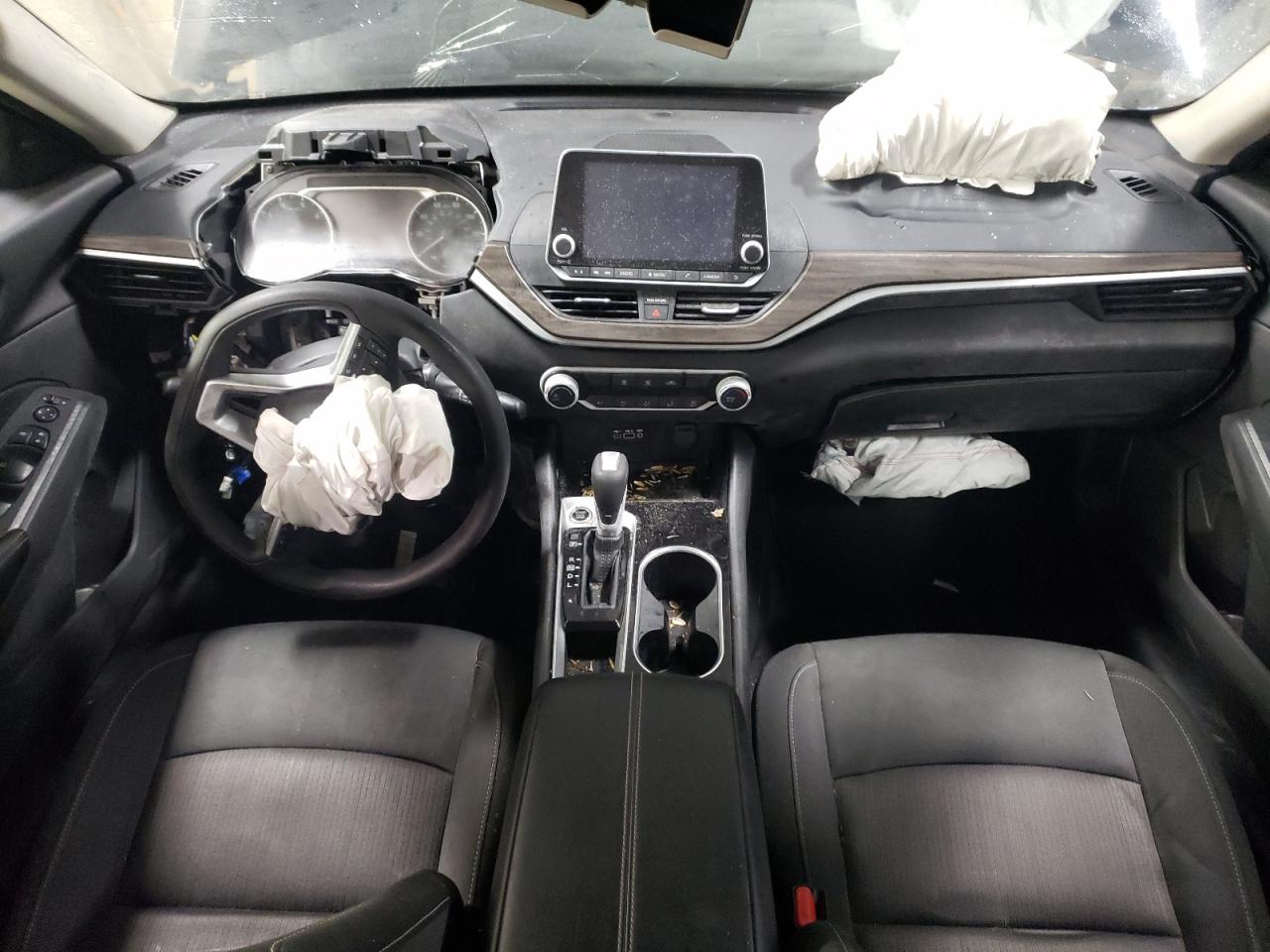 2024 Nissan Altima - Image 8