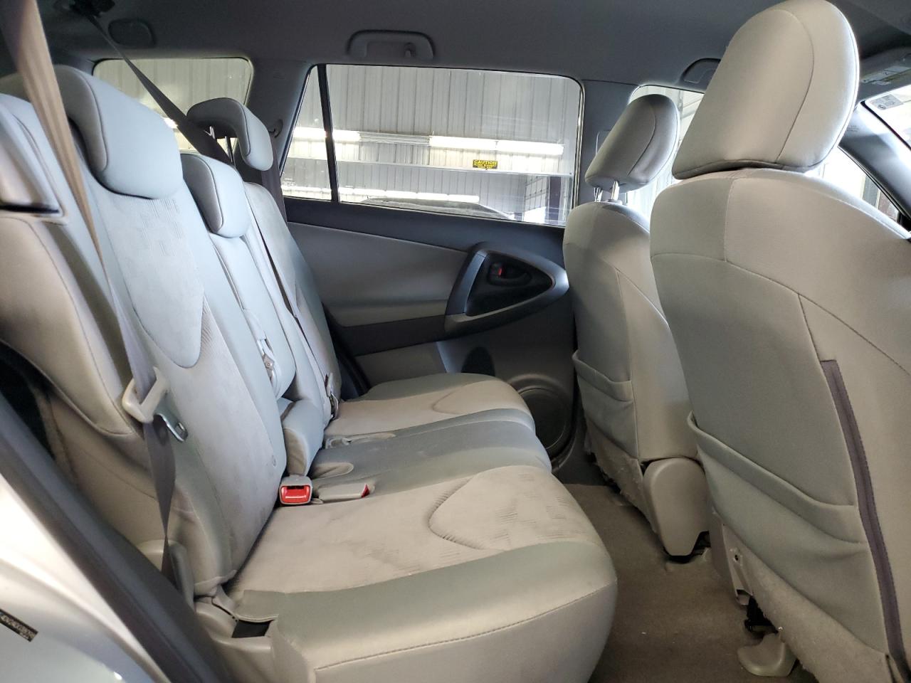 2010 Toyota RAV 4 - Image 11