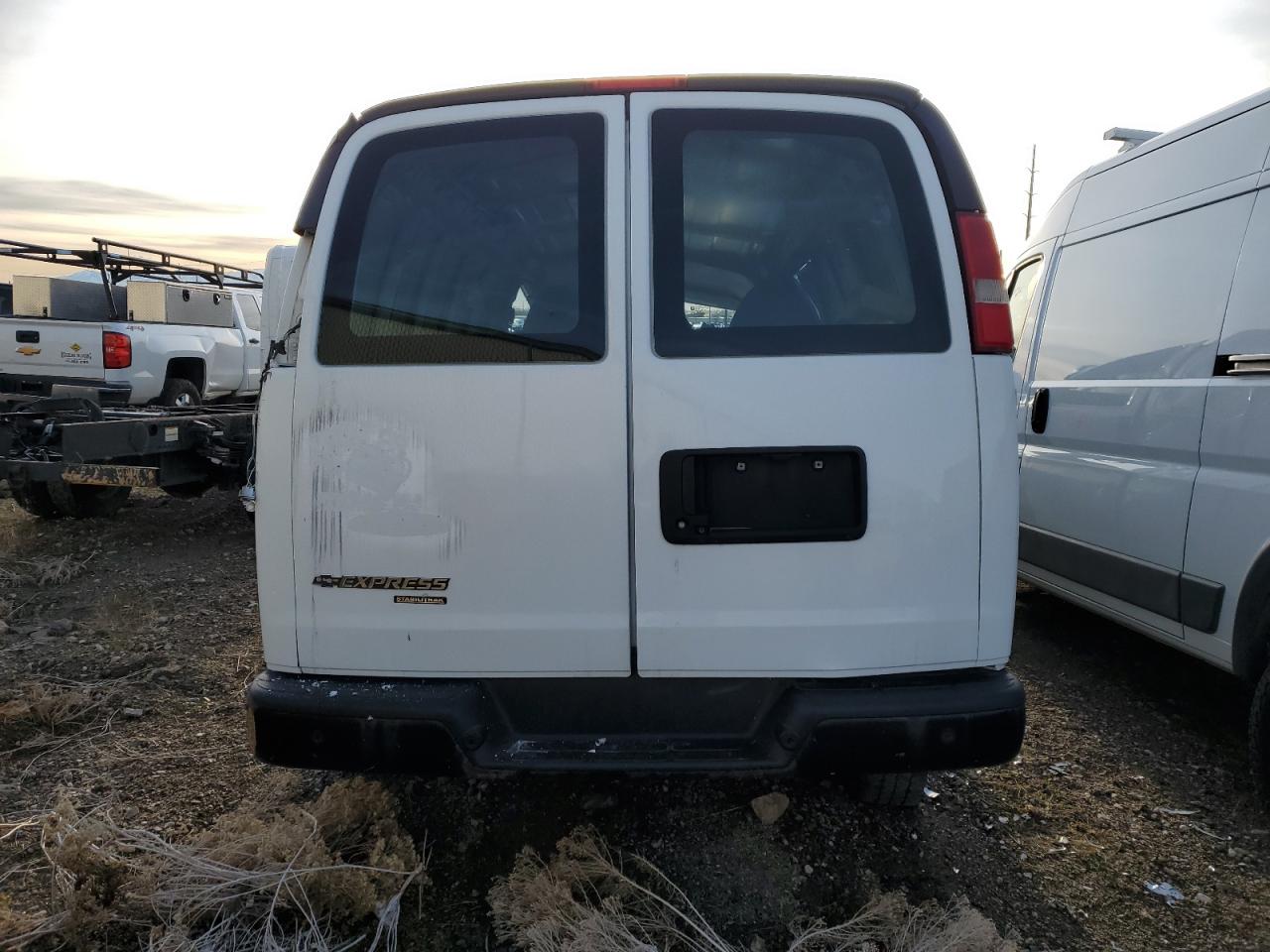2015 Chevrolet Express - Image 6