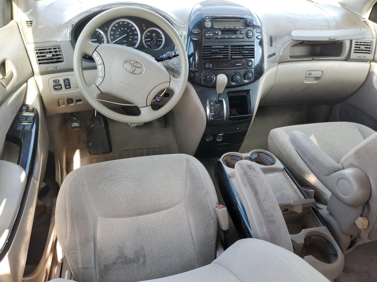 2004 Toyota Sienna - Image 8