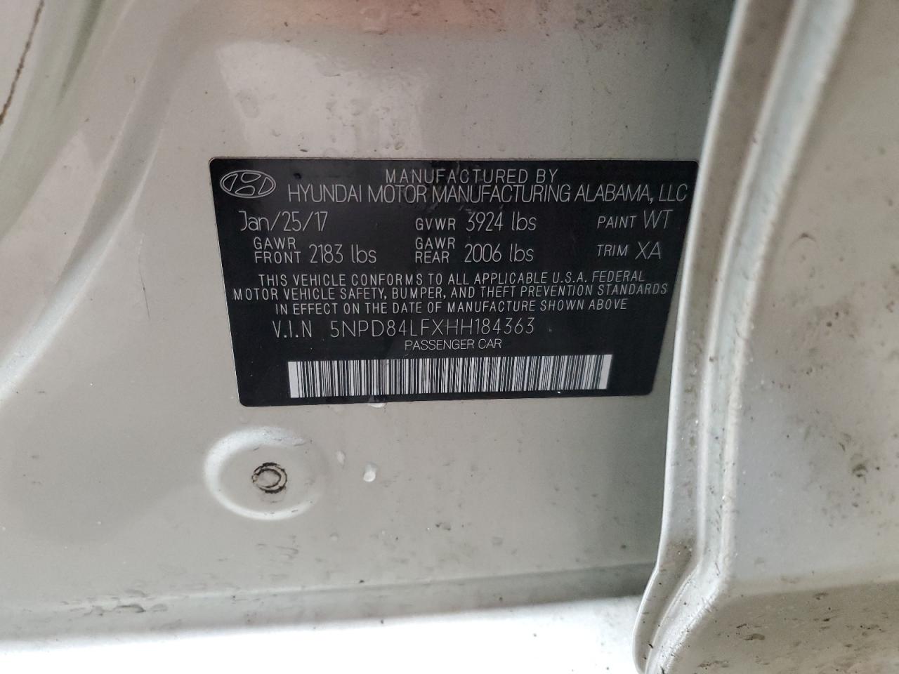 2017 Hyundai Elantra - Image 12