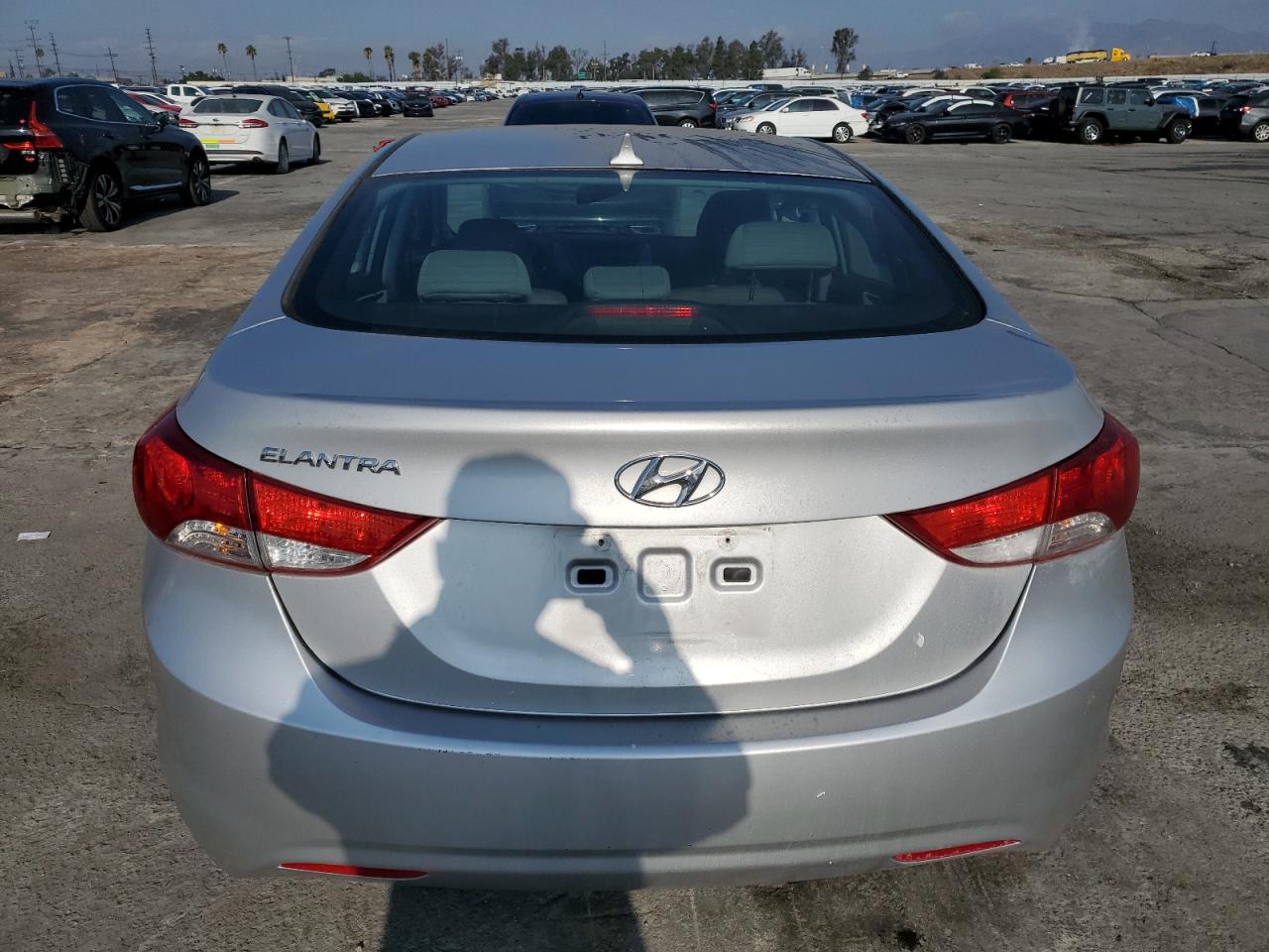 2013 Hyundai Elantra - Image 6