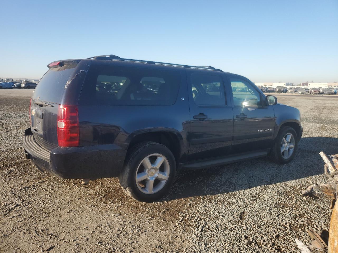 2007 Chevrolet Suburban - Image 3