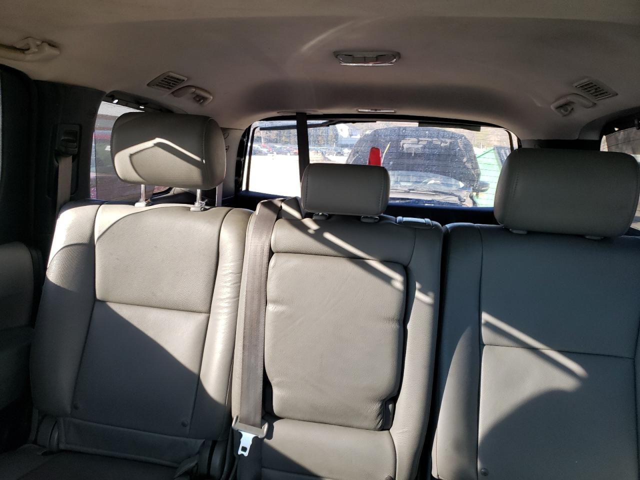 2011 Toyota Sequoia - Image 10