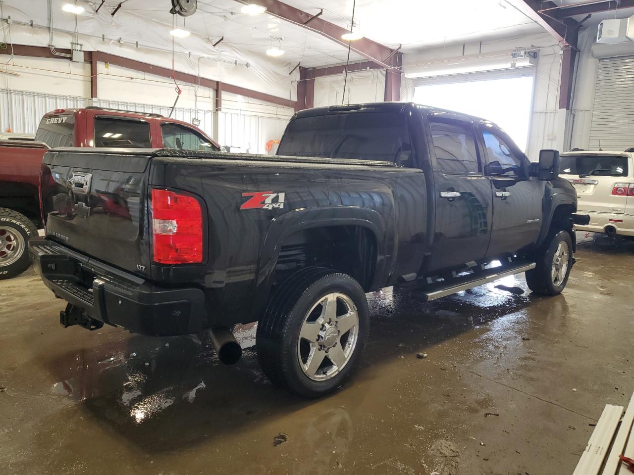 2011 Chevrolet Silverado - Image 3