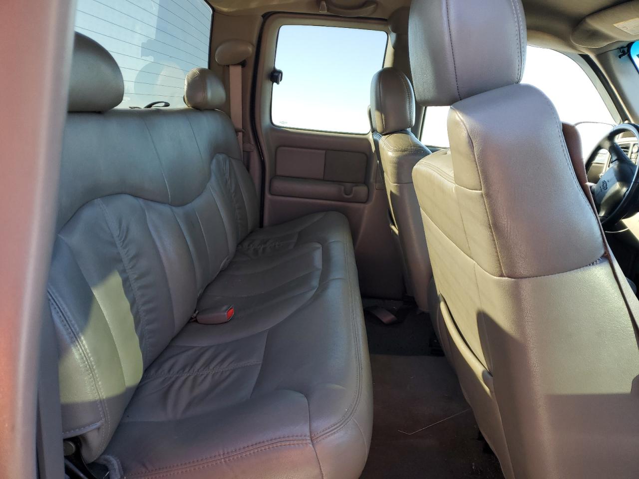 2002 Chevrolet Silverado - Image 10