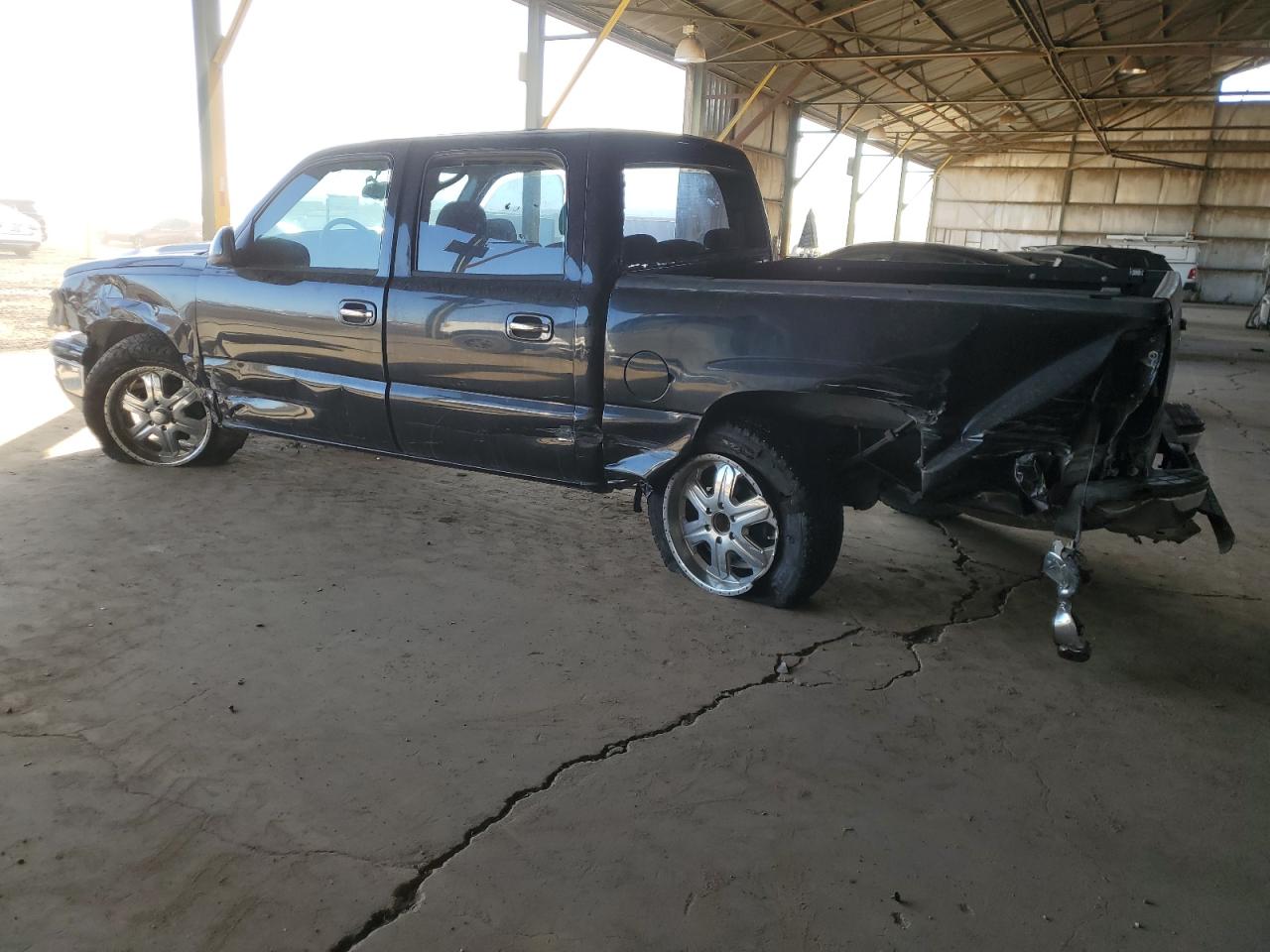 2006 Chevrolet Silverado - Image 2