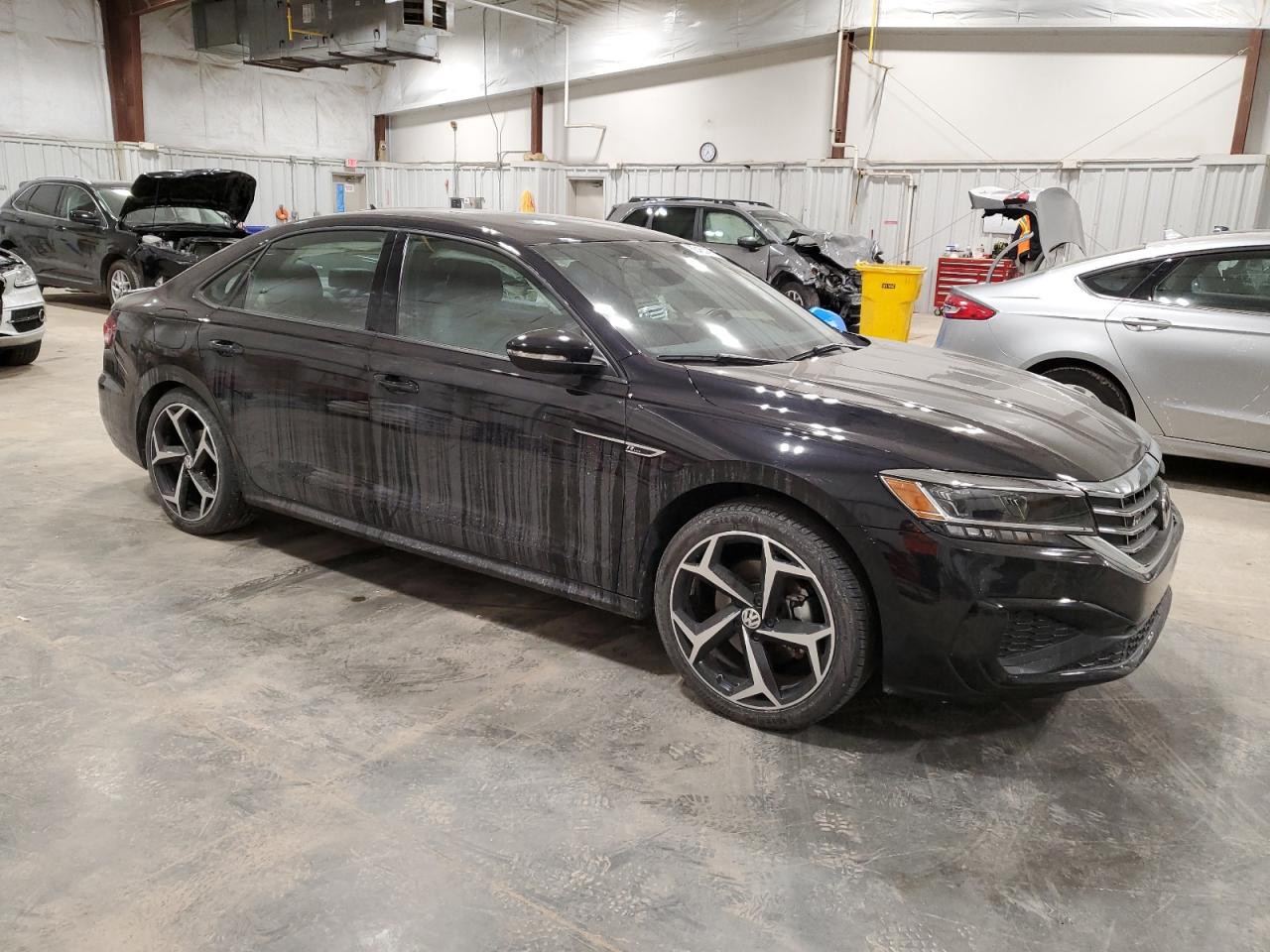 2021 Volkswagen Passat - Image 4