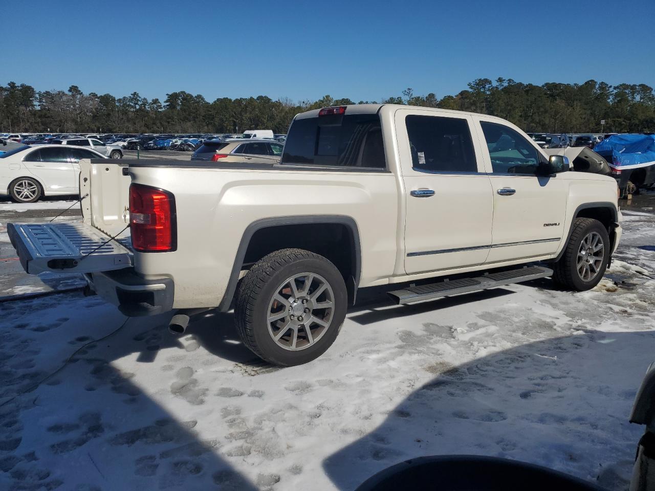 2014 GMC Sierra - Image 3