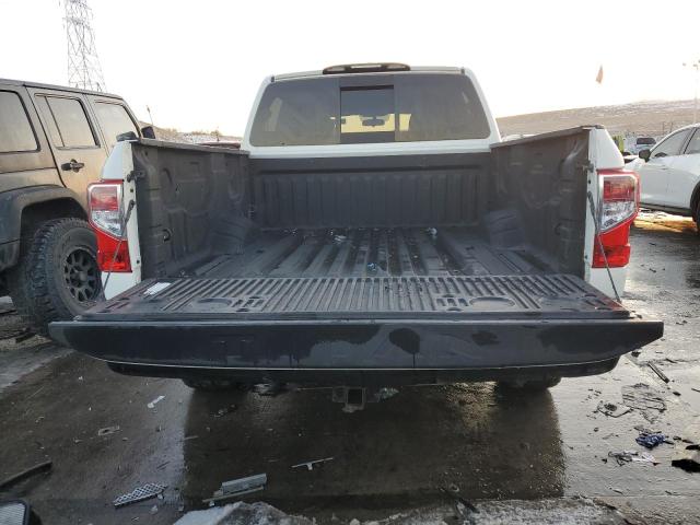  NISSAN TITAN 2018 Белы