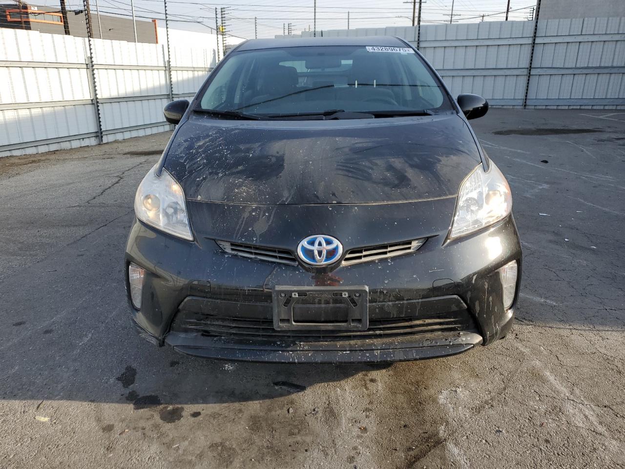 2015 Toyota Prius - Image 5