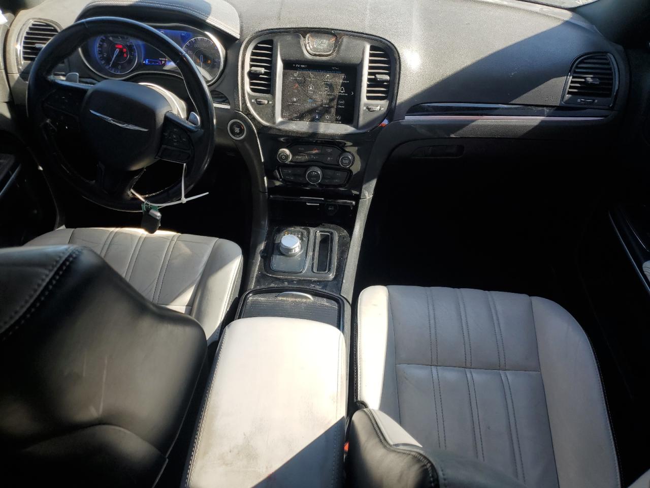 2021 Chrysler 300 - Image 8