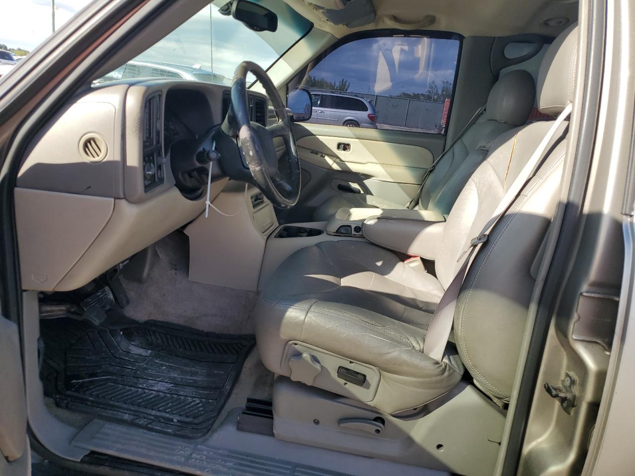 2000 GMC Yukon - Image 7