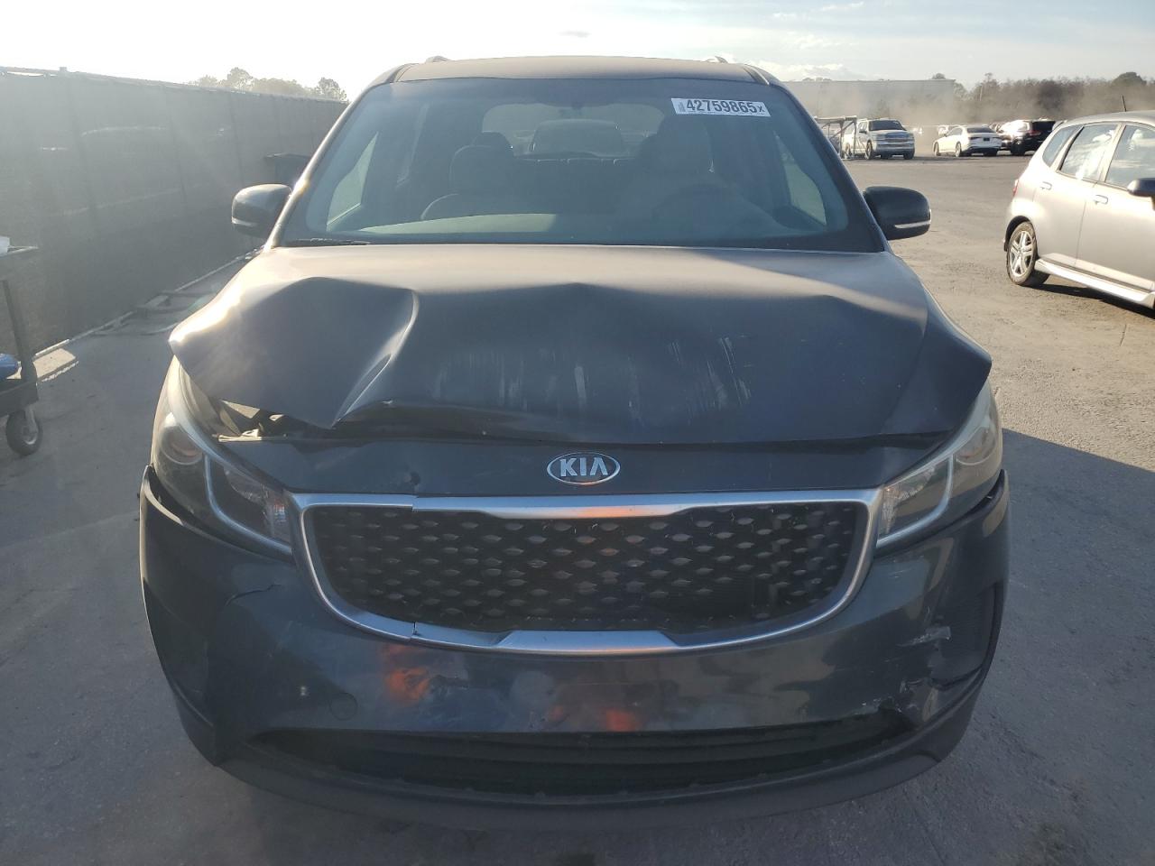 2016 Kia Sedona - Image 5