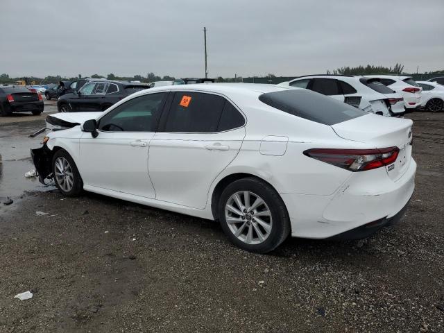  TOYOTA CAMRY 2021 Білий