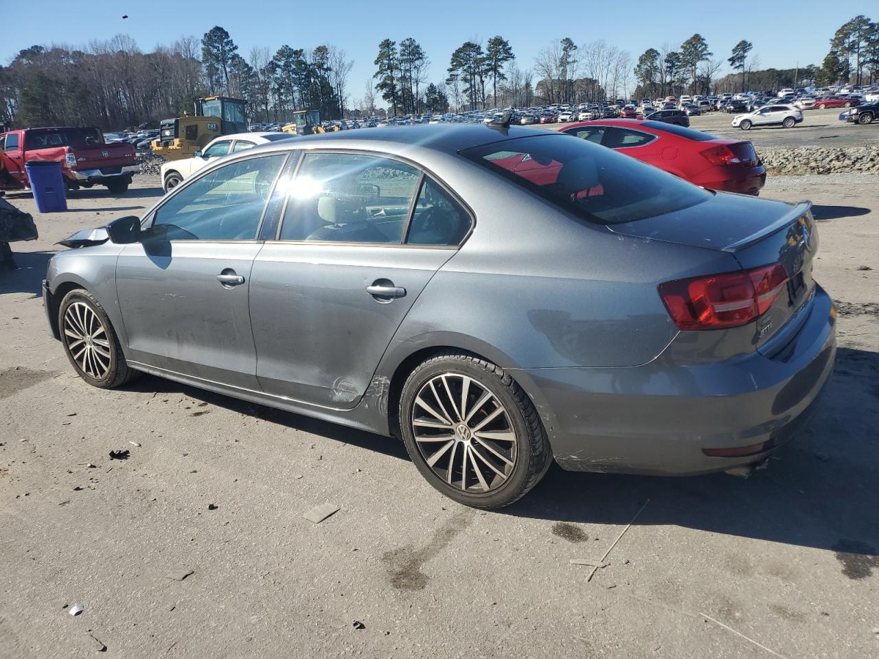 2015 Volkswagen Jetta - Image 2