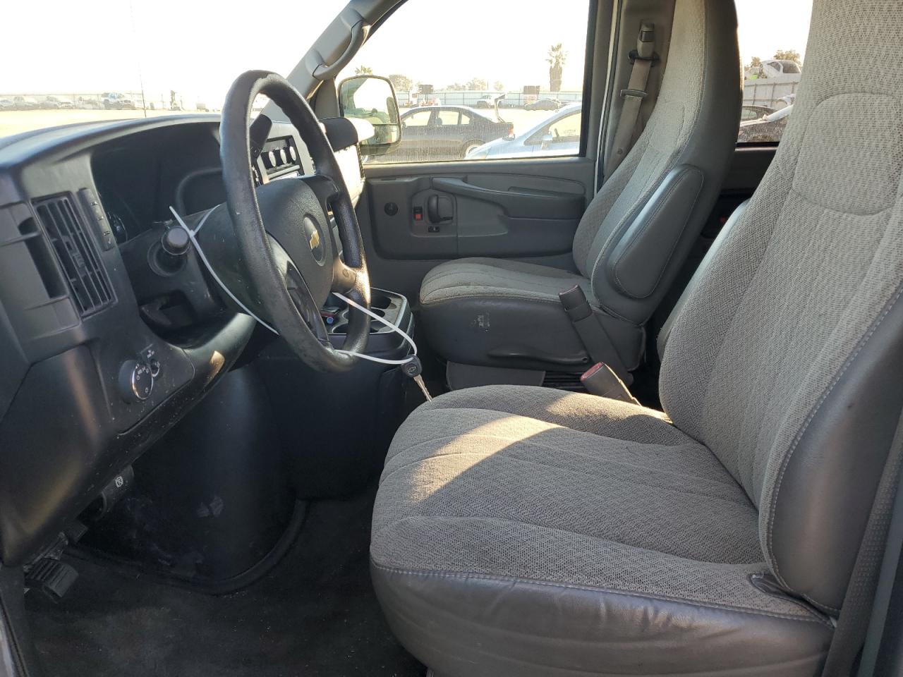 2012 Chevrolet Express - Image 7