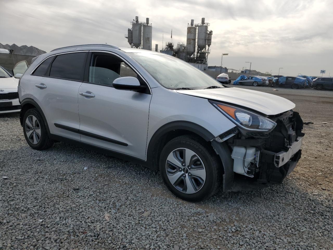 VIN KNDCB3LC1J5155806 2018 KIA NIRO no.4